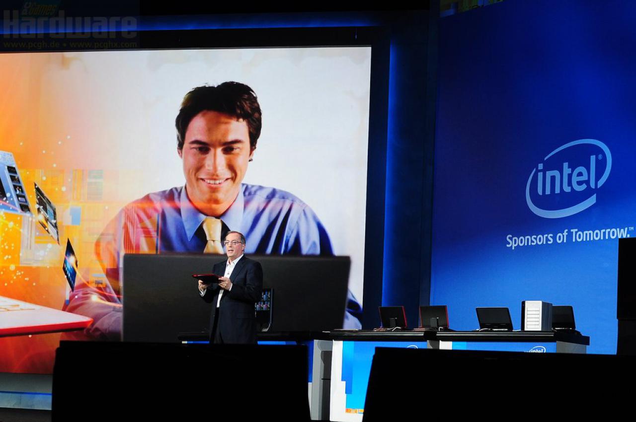[11/01/2012] CES Intel Keynote Otellini 18