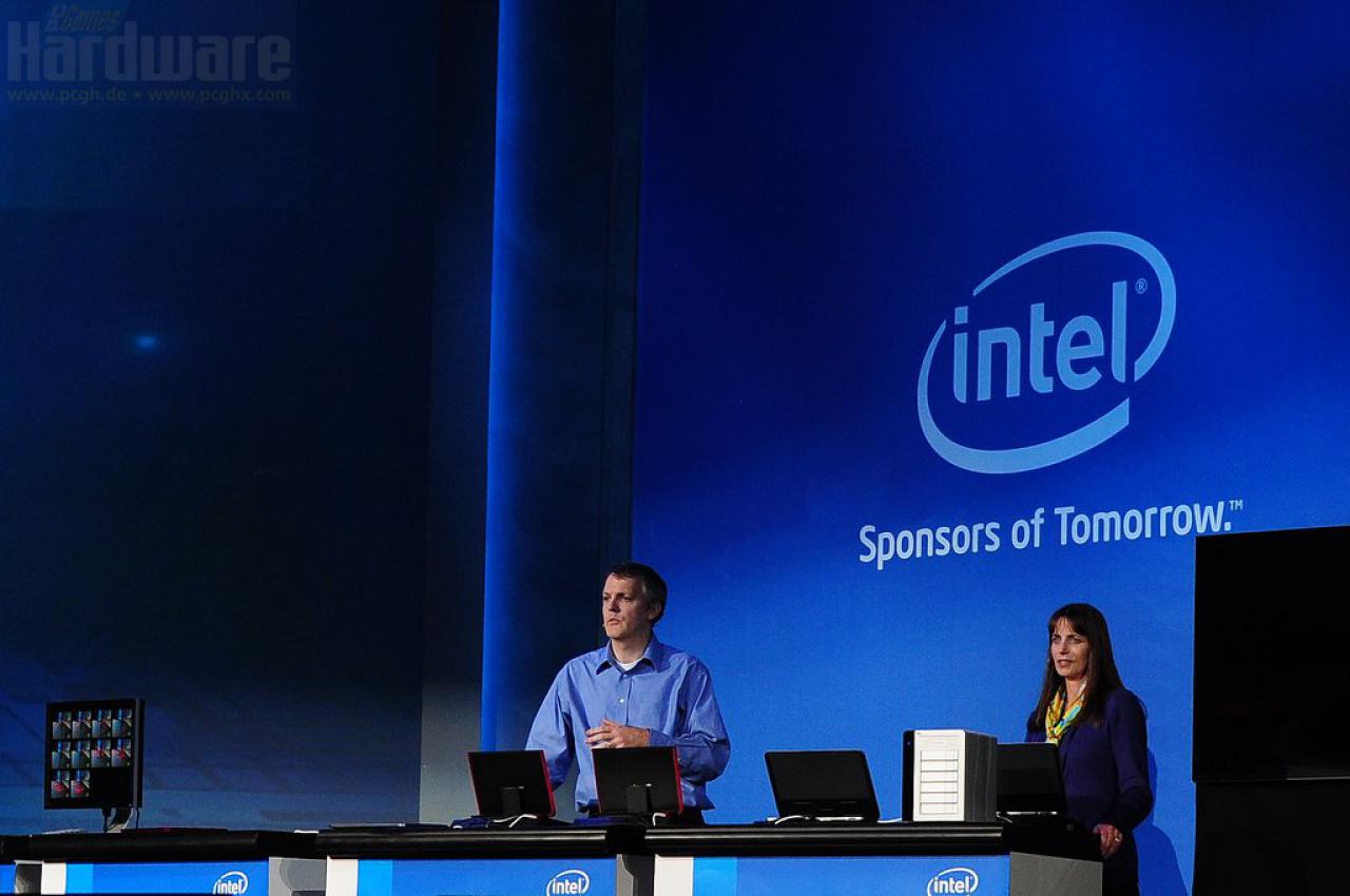 [11/01/2012] CES Intel Keynote Otellini 19