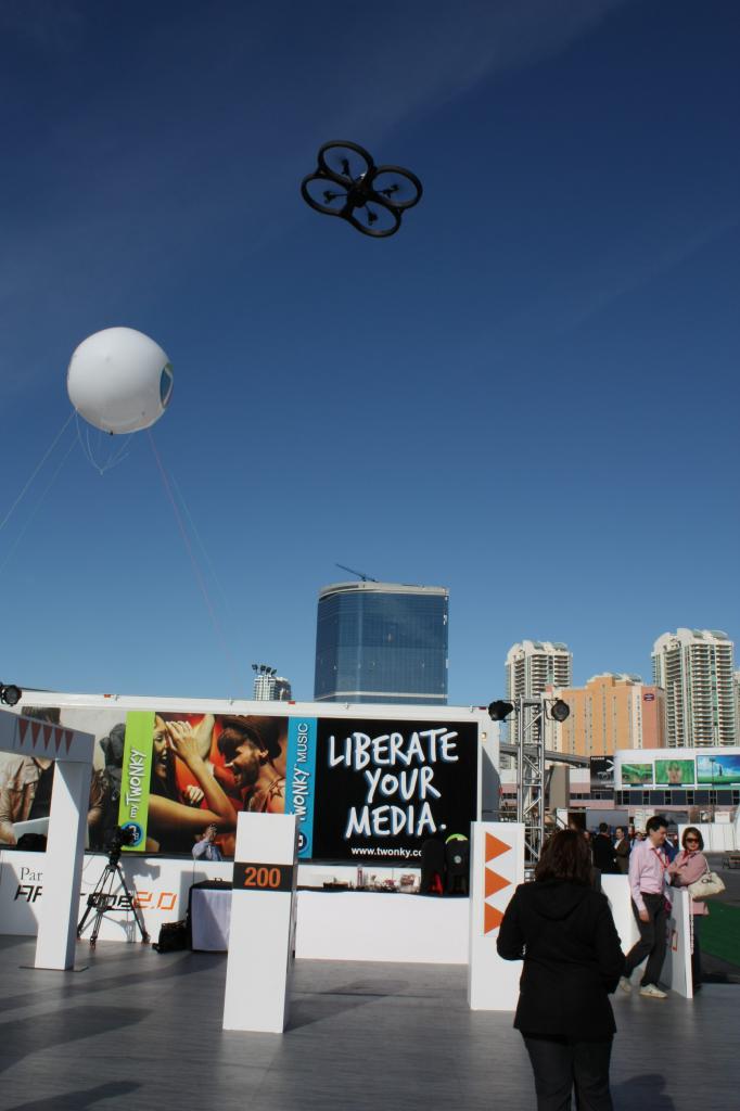 [12/01/2012] Kopf runter - die AR Drone 2.0 kommt! (4)