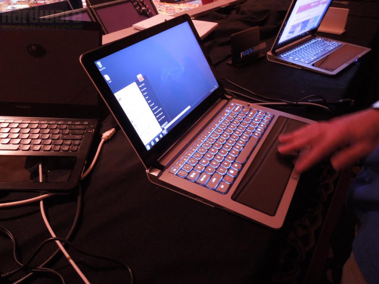 [09/01/2012] CES Ultrabooks (18)