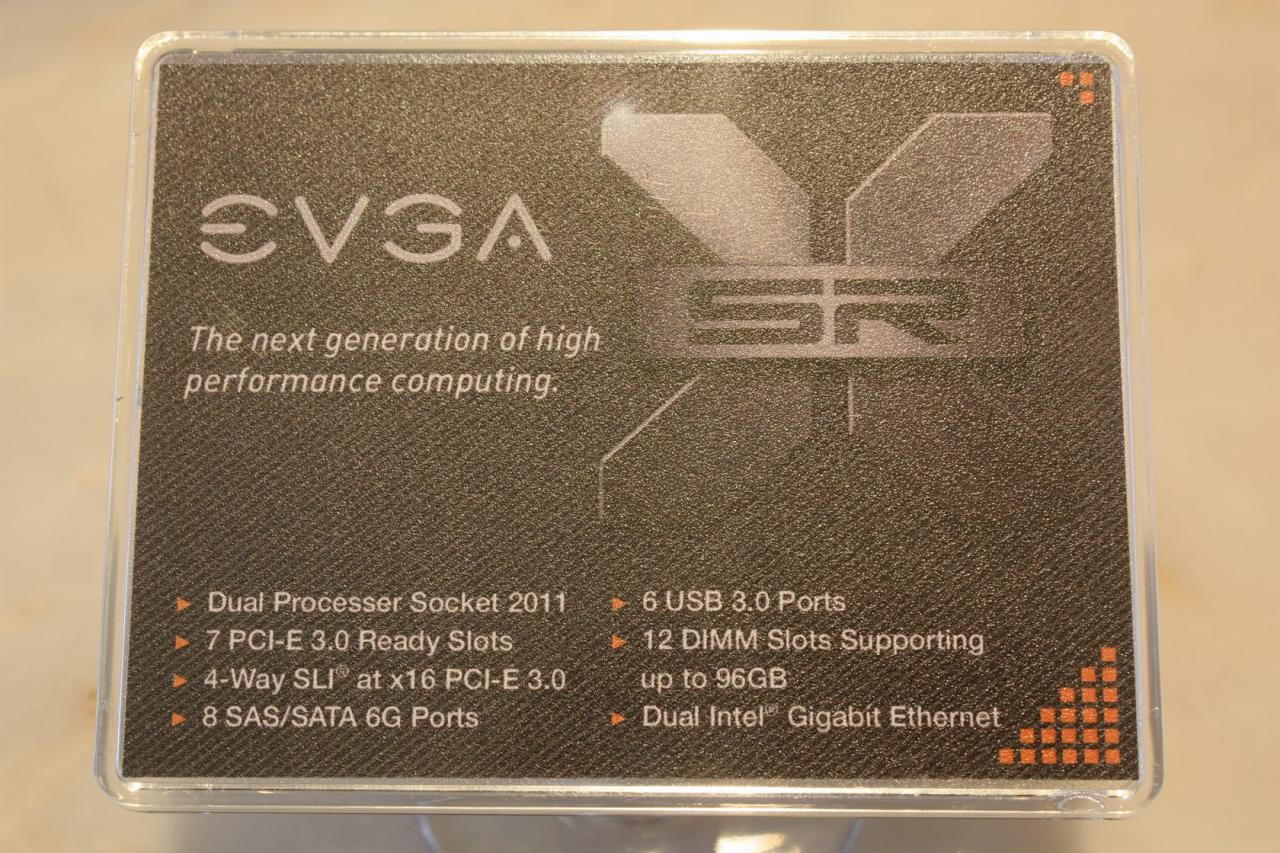 [13/01/2012] EVGA SR-X Dual-Sockel-2011-Motherboard (2)