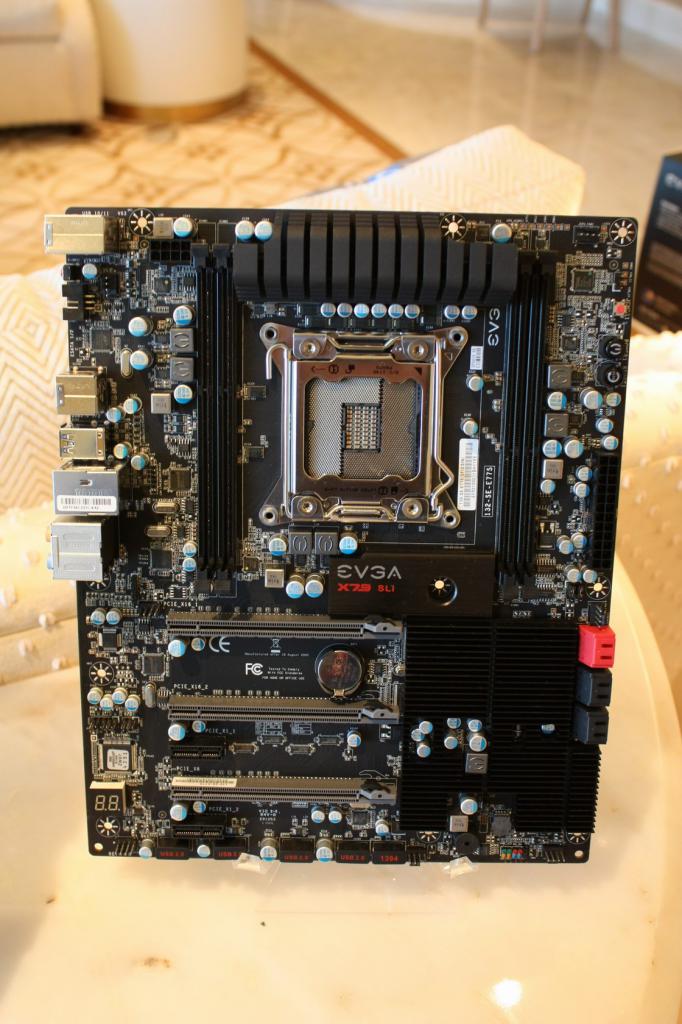 [13/01/2012] EVGA X79 SLI (1)