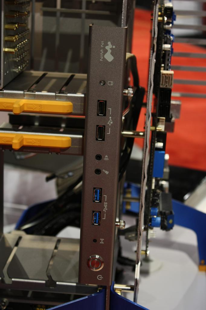 [11/01/2012] CES 2012: In Win zeigt Xframe Limited Edition (4)