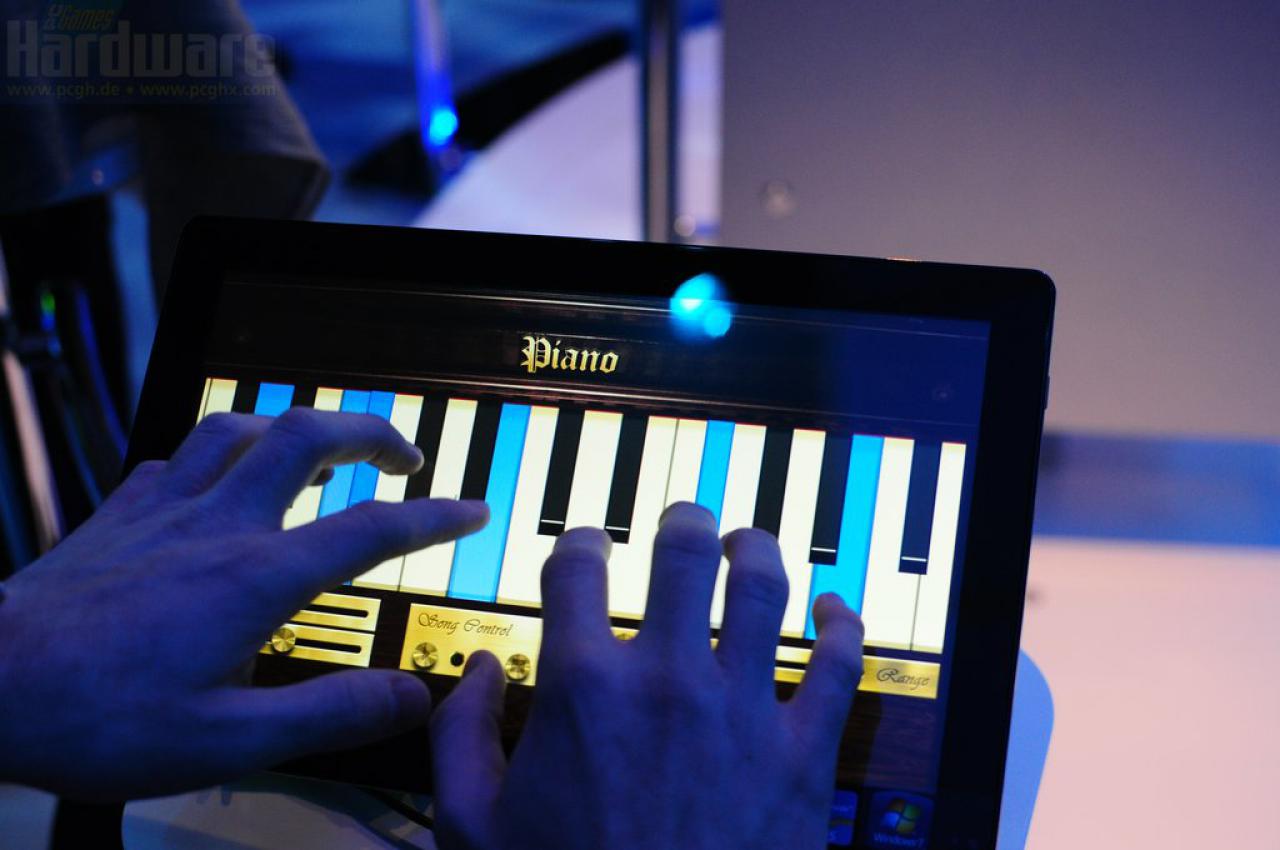 [11/01/2012] Intel Core i5 Tablet Samsung CES 2012 (4)