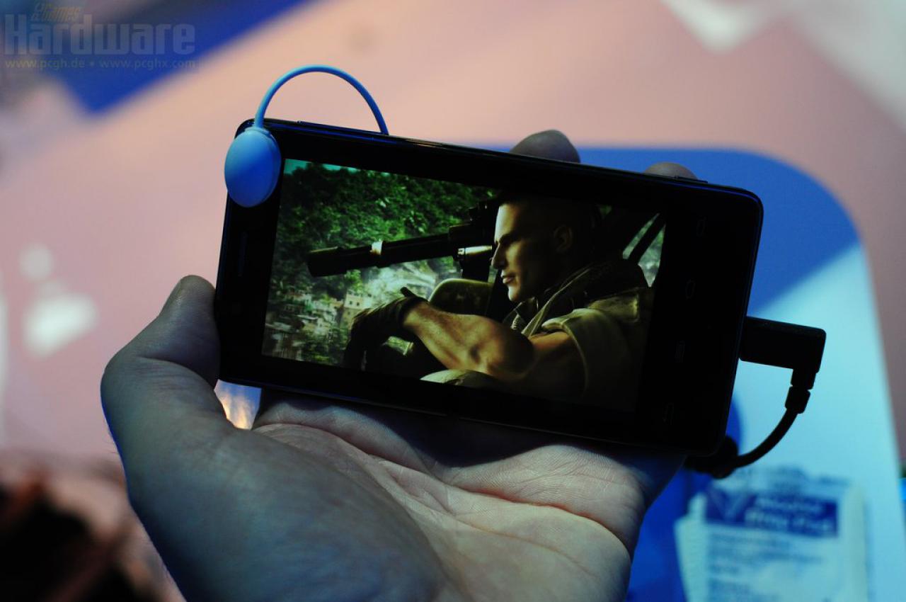 [11/01/2012] Intel Referenz Smartphone (9)