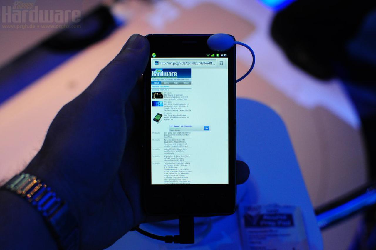 [11/01/2012] Intel Referenz Smartphone (14)