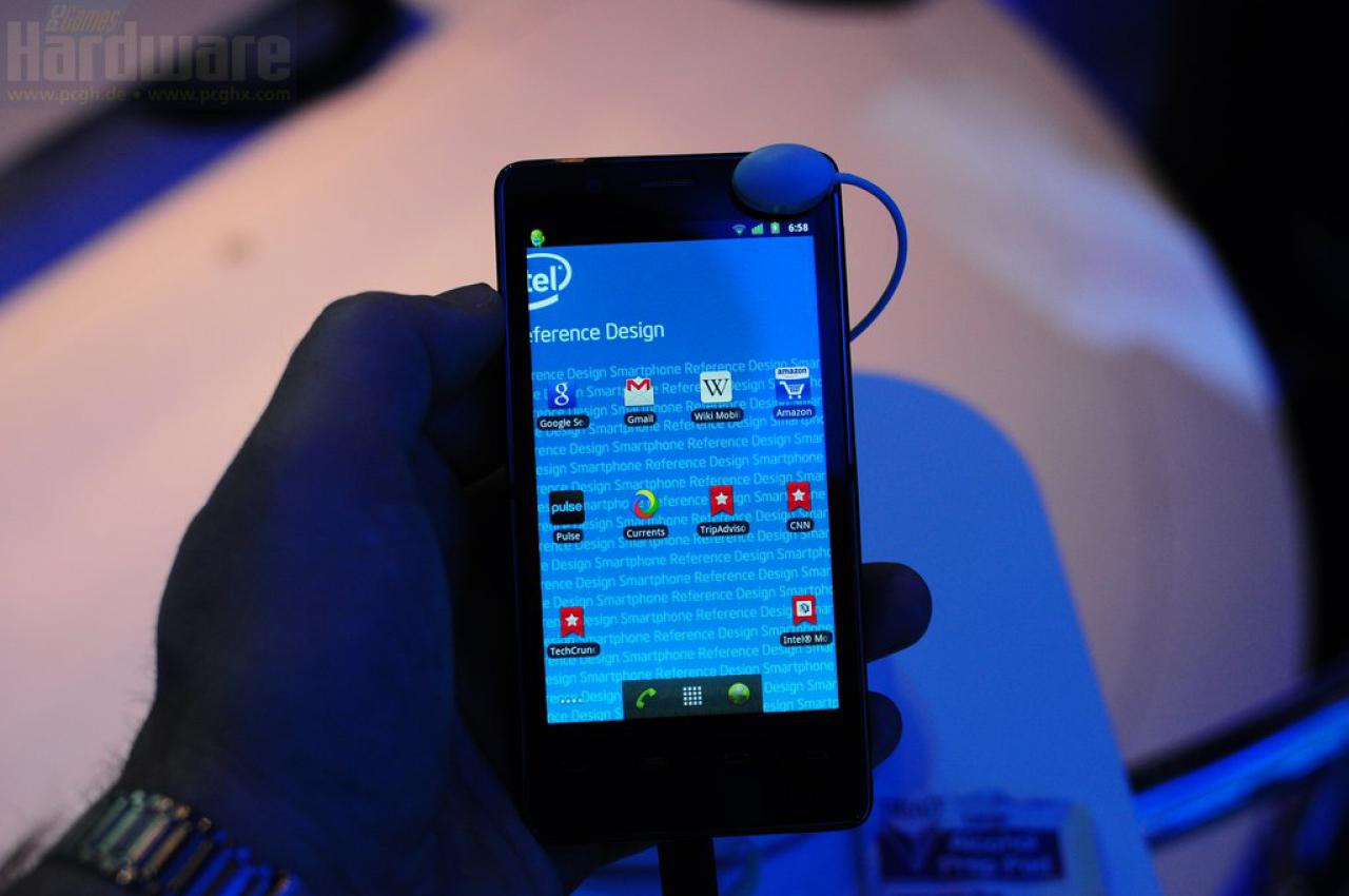 [11/01/2012] Intel Referenz Smartphone (18)