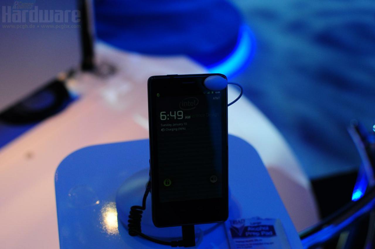 [11/01/2012] Intel Referenz Smartphone (5)
