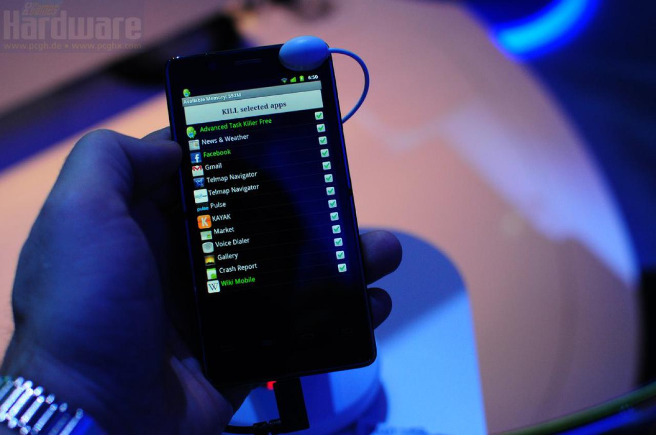 [11/01/2012] Intel Referenz Smartphone (7)