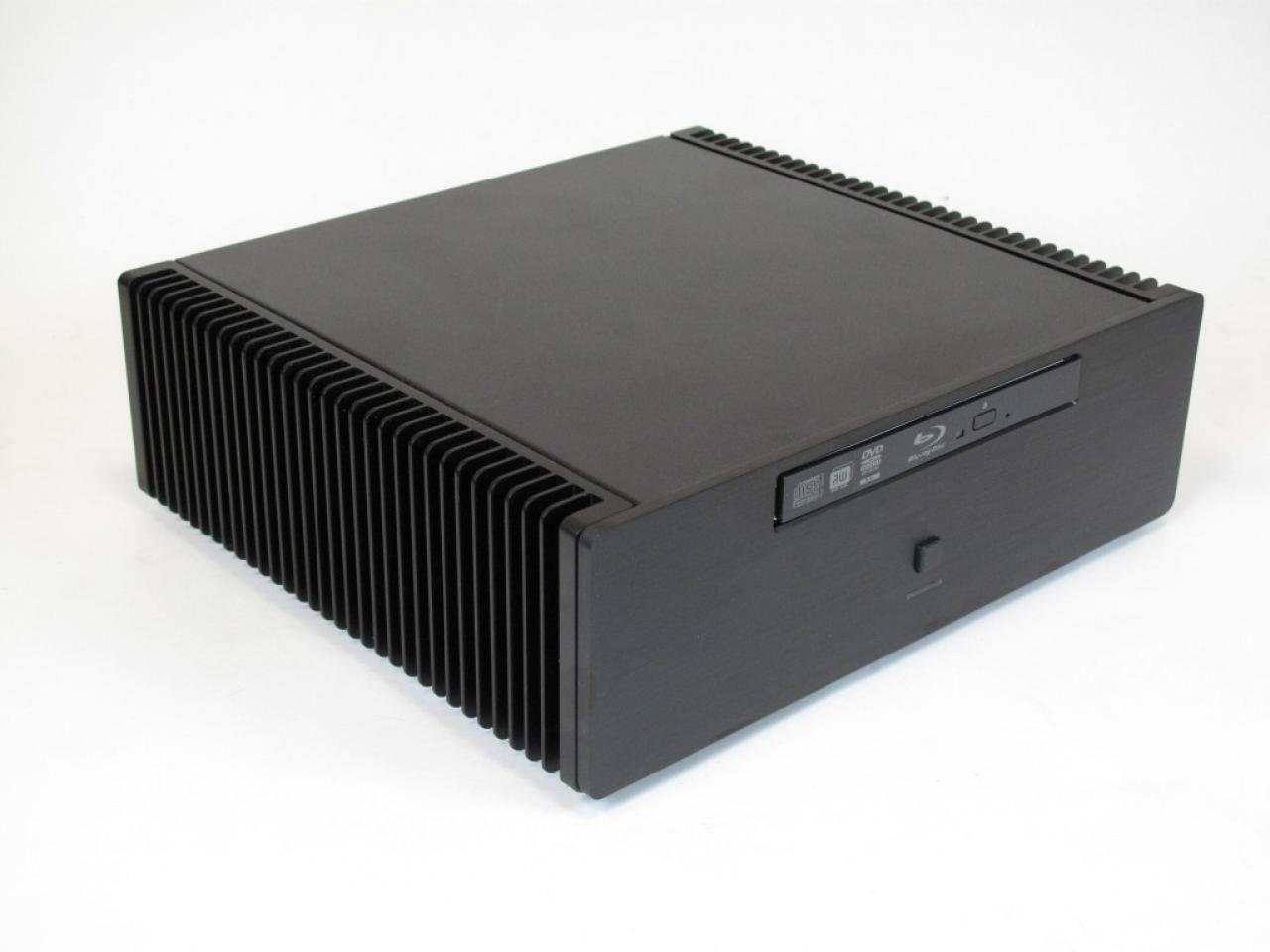 [25/01/2012] Abteilung Kurios: Impactics C3LH-B: Das Mini-ITX-Gehäuse eignet sich für eine komplett passive Kühlung des gesamten Systems.