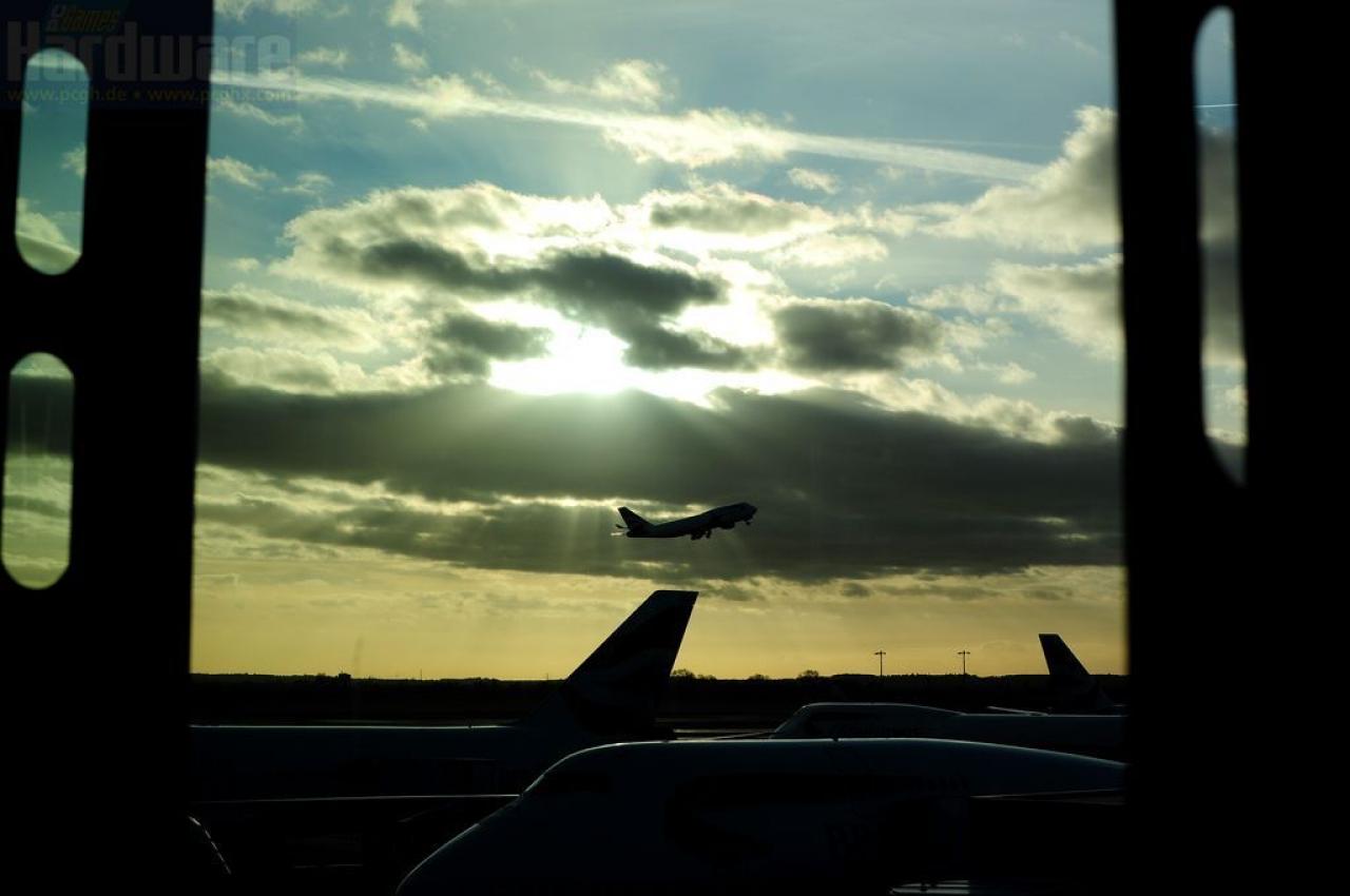 [08/01/2012] London Heathrow Takeoff 2011