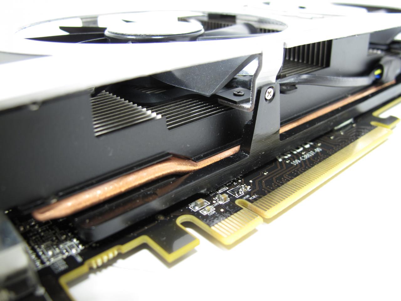 [18/01/2012] HD Radeon HD 7970 Double Dissipation Black Edition (12)