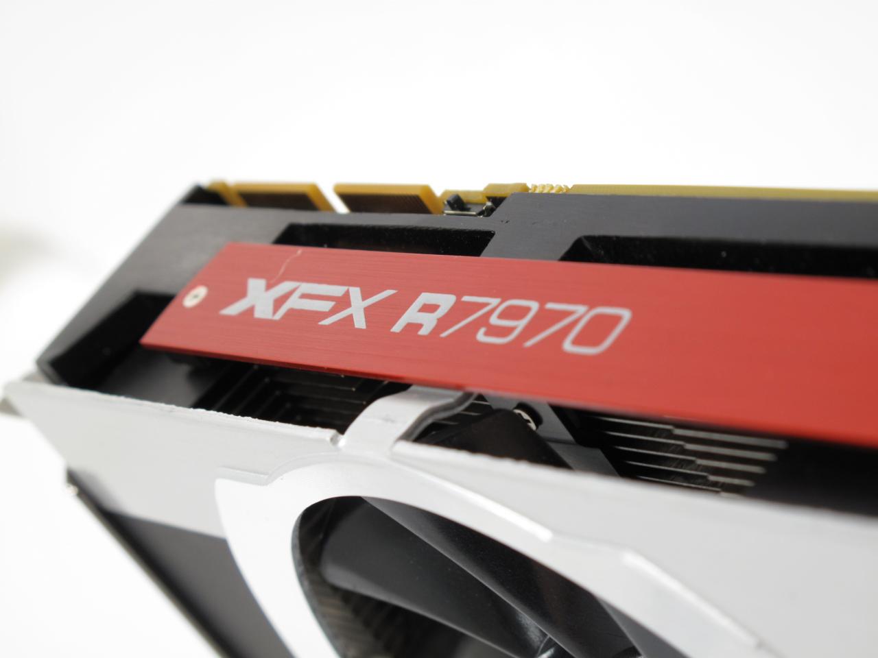 [18/01/2012] HD Radeon HD 7970 Double Dissipation Black Edition (7)