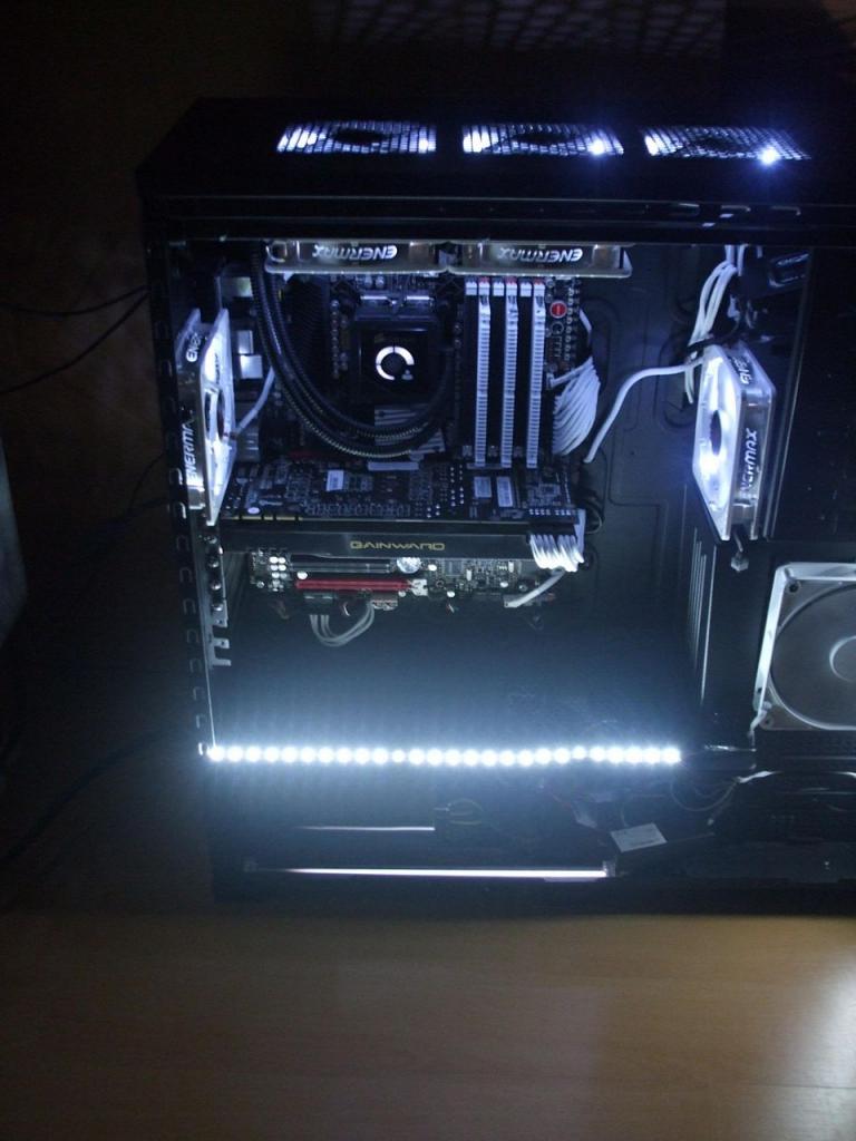 [27/01/2012] Neue Beispiele für PC-Beleuchtung (14)