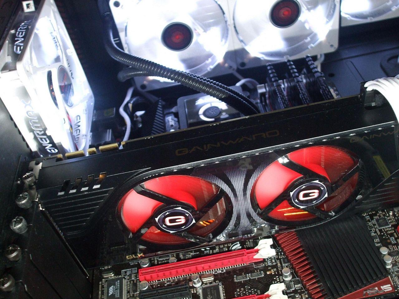 [27/01/2012] Neue Beispiele für PC-Beleuchtung (16)