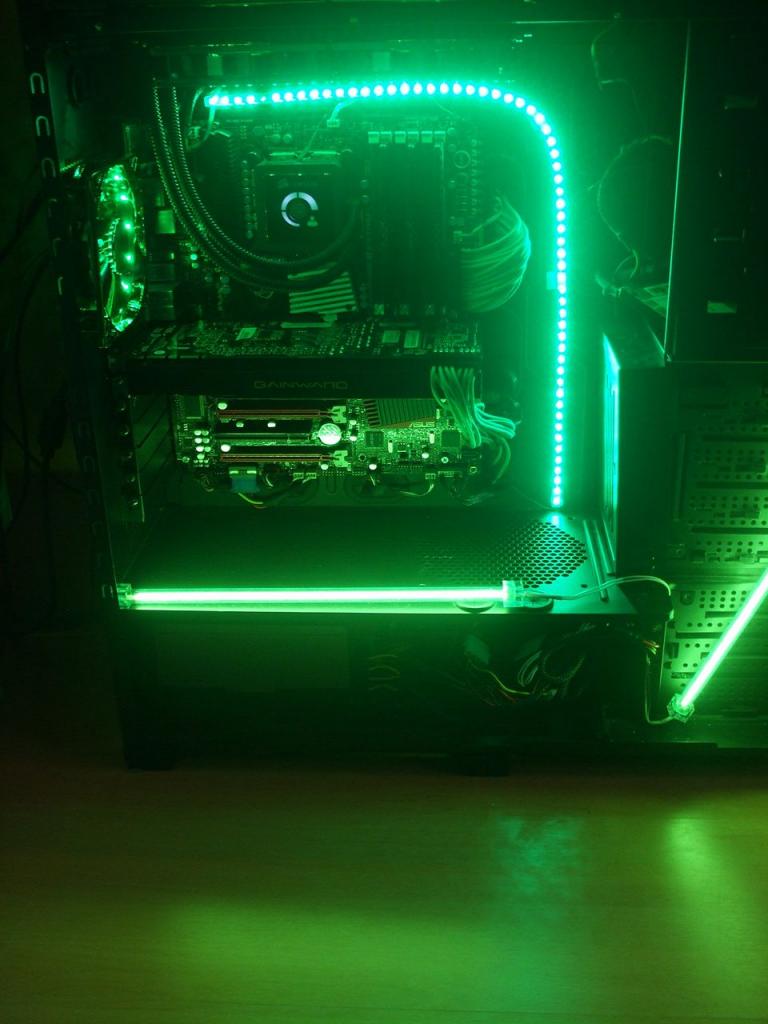 [27/01/2012] Neue Beispiele für PC-Beleuchtung (10)