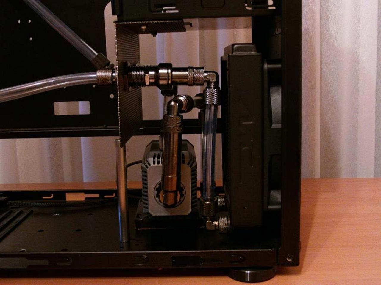 [23/01/2012] Update mit Netzteiltestgerät, Wakü-580 und schickem Triple-Radiator (10)