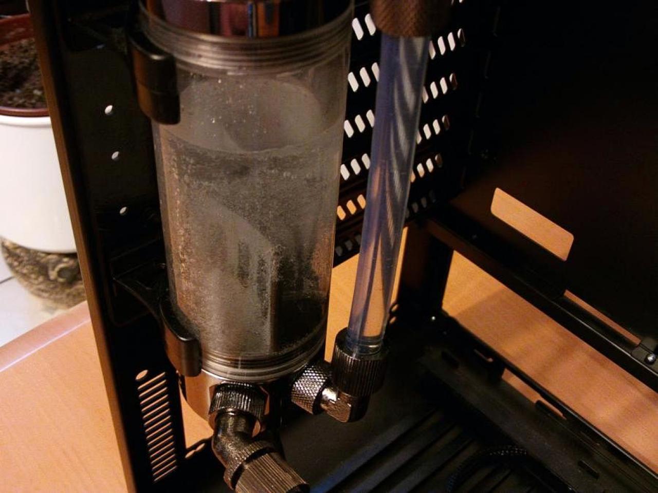 [23/01/2012] Update mit Netzteiltestgerät, Wakü-580 und schickem Triple-Radiator (14)