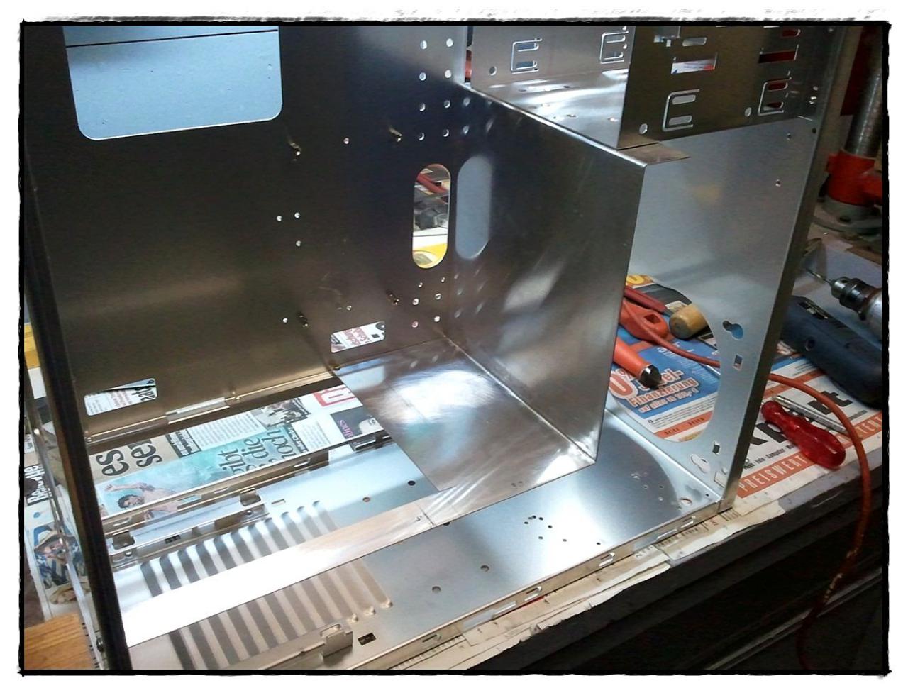 [20/01/2012] Casemod-Tagebuch Contraction: Vom Big-Tower zum Midi-Tower (9)