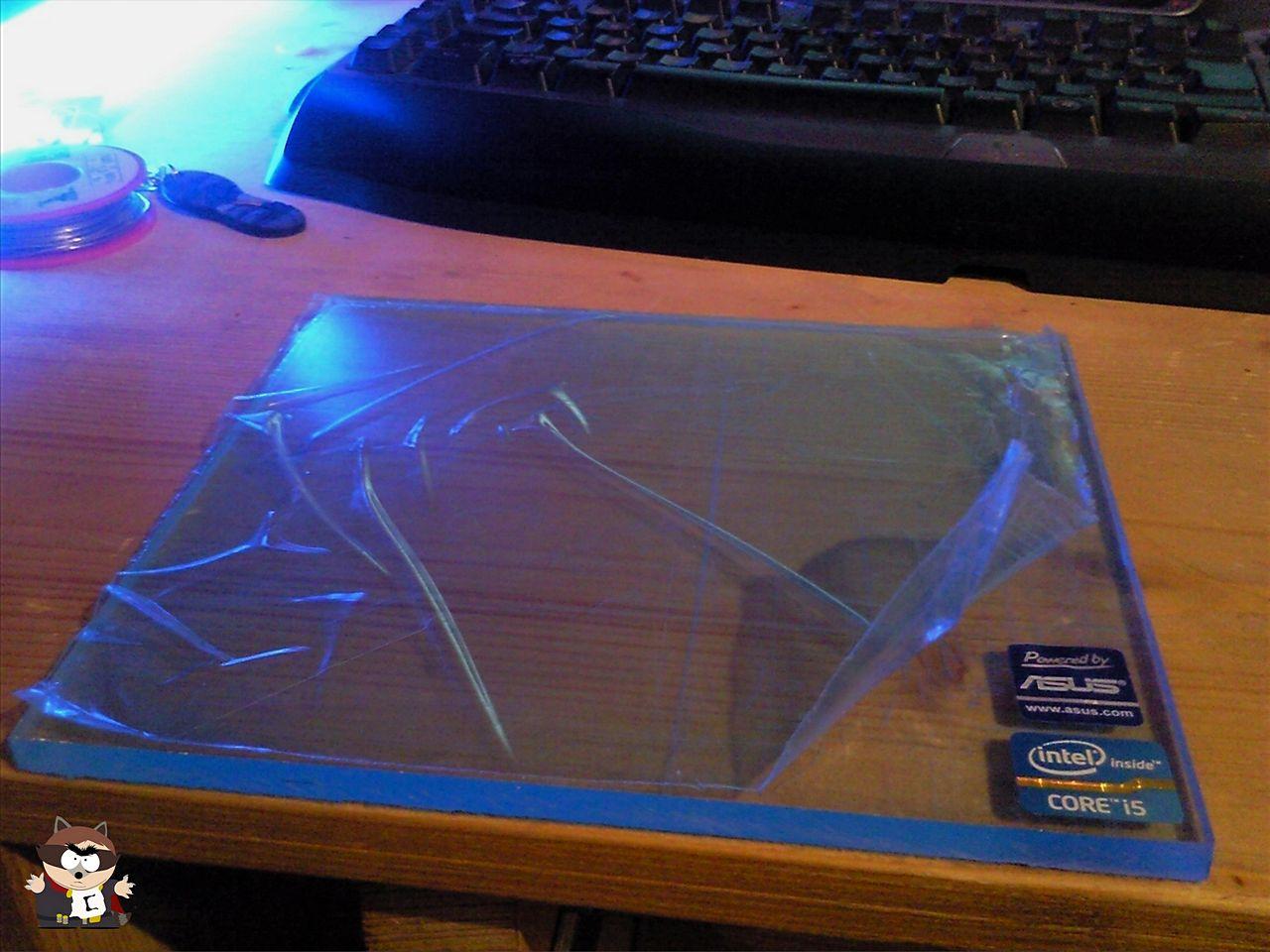 [31/01/2012] Fast and Furious: Raven-2-Casemod mit Carbonelementen und blauer Beleuchtung (9)