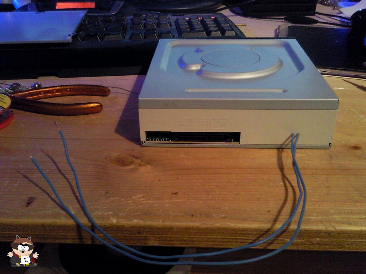 [31/01/2012] Fast and Furious: Raven-2-Casemod mit Carbonelementen und blauer Beleuchtung (18)