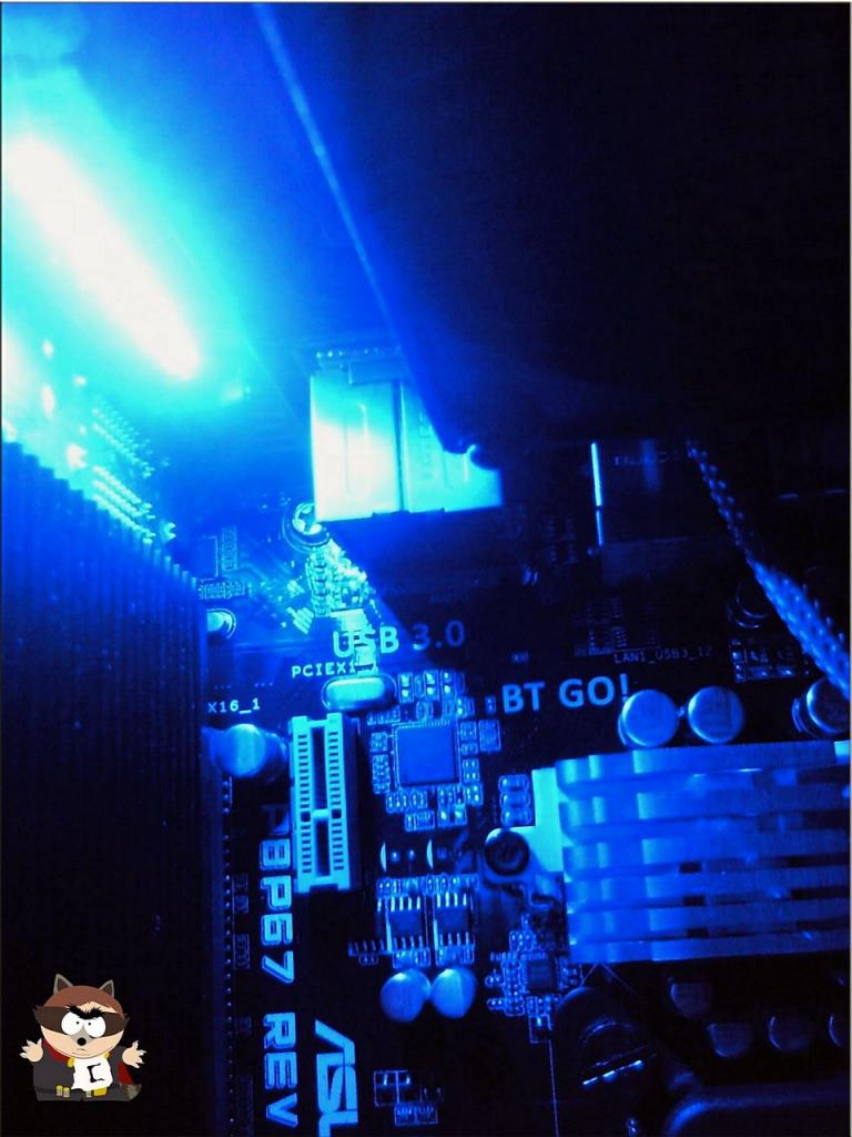 [31/01/2012] Fast and Furious: Raven-2-Casemod mit Carbonelementen und blauer Beleuchtung (26)