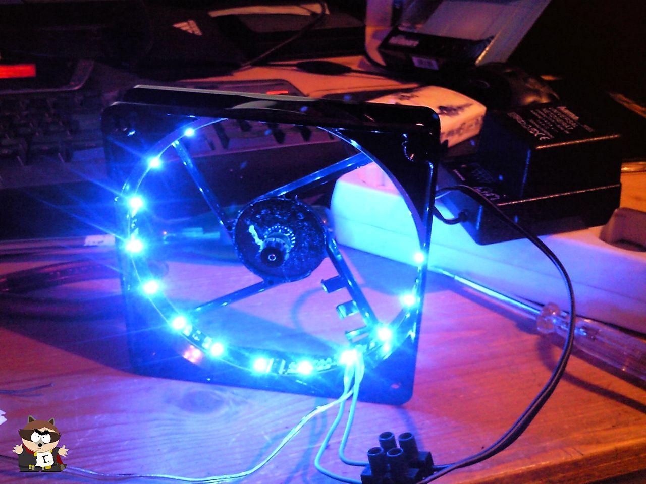 [31/01/2012] Fast and Furious: Raven-2-Casemod mit Carbonelementen und blauer Beleuchtung (32)