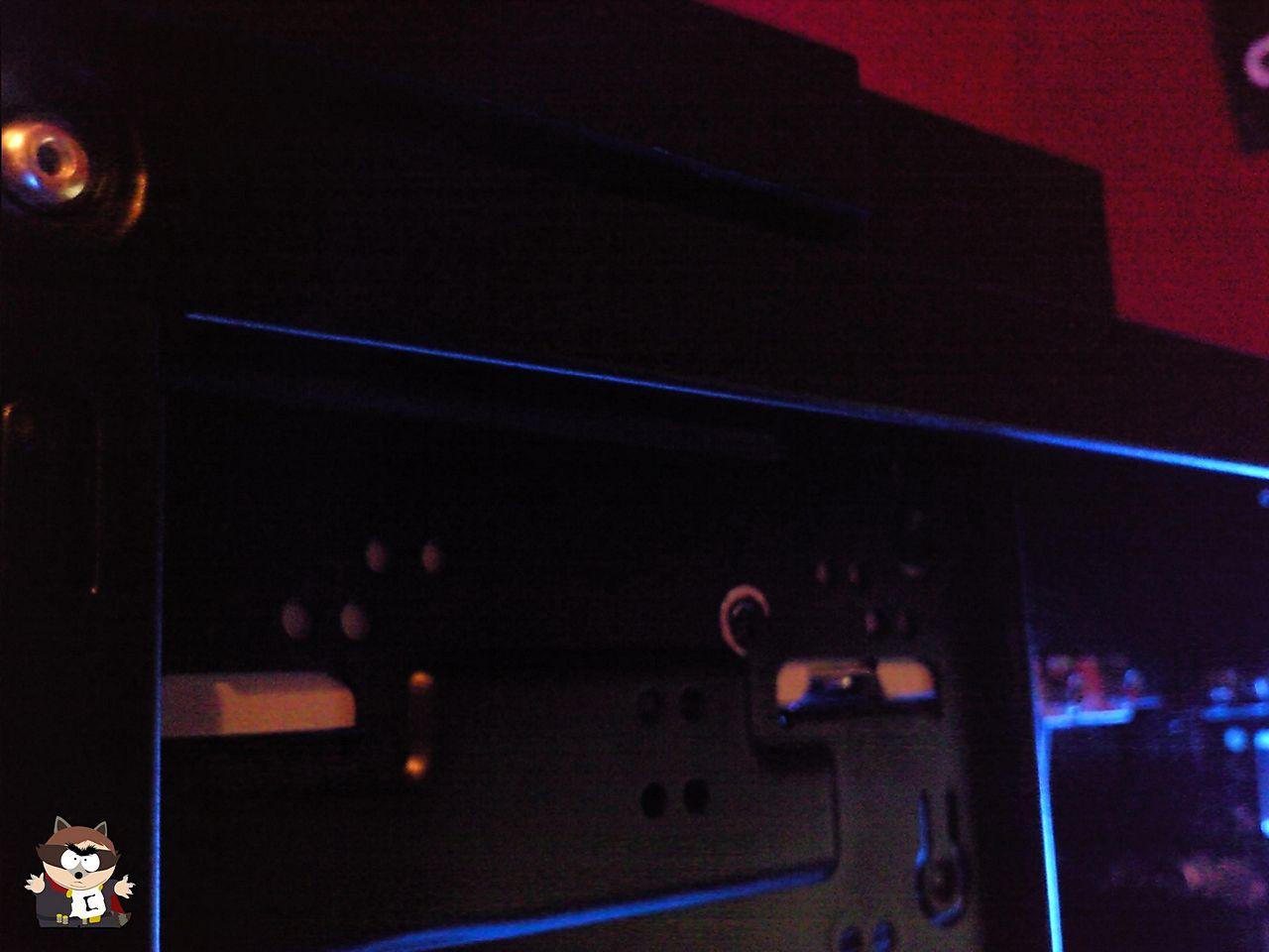 [31/01/2012] Fast and Furious: Raven-2-Casemod mit Carbonelementen und blauer Beleuchtung (46)