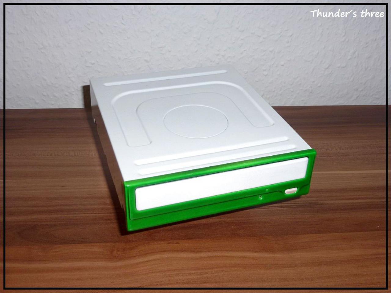 [20/01/2012] Wakü-PC in Weiß und Neongrün: Mit dem speziellen Farbmix zum Erfolg? Update: Graka-Abdeckung und Nvidia-Logo (5)