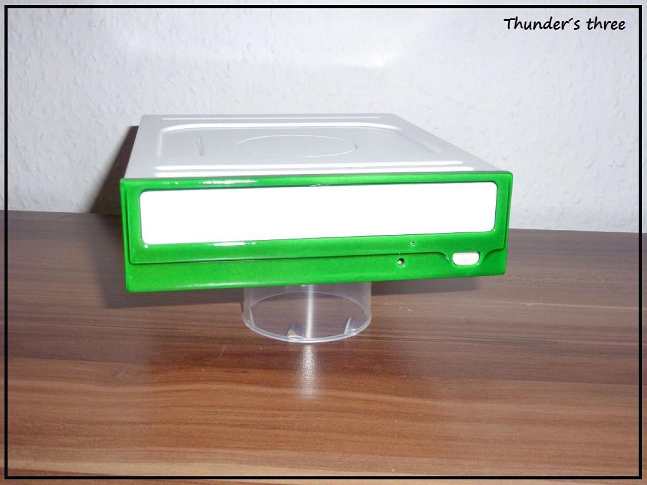 [20/01/2012] Wakü-PC in Weiß und Neongrün: Mit dem speziellen Farbmix zum Erfolg? Update: Graka-Abdeckung und Nvidia-Logo (6)