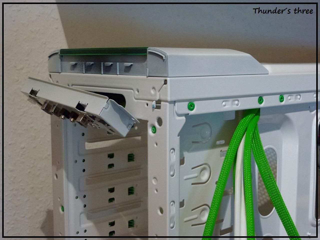[20/01/2012] Wakü-PC in Weiß und Neongrün: Mit dem speziellen Farbmix zum Erfolg? Update: Graka-Abdeckung und Nvidia-Logo (22)