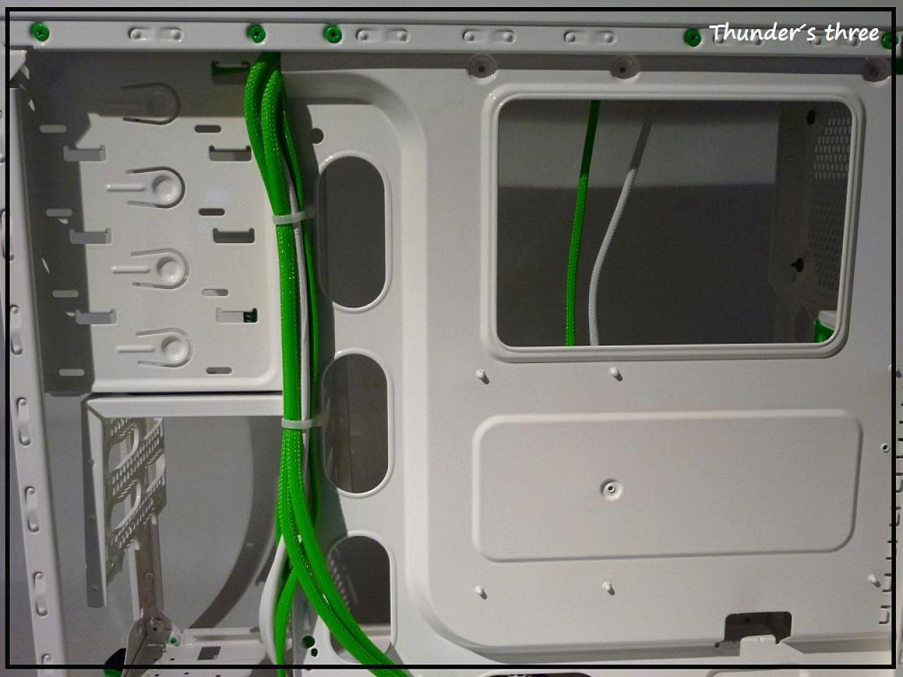 [20/01/2012] Wakü-PC in Weiß und Neongrün: Mit dem speziellen Farbmix zum Erfolg? Update: Graka-Abdeckung und Nvidia-Logo (23)
