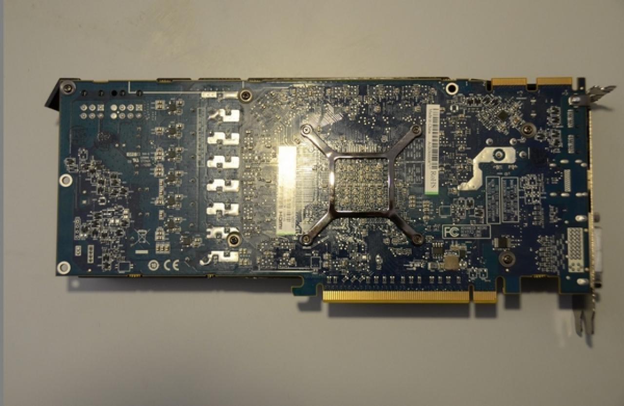 [30/01/2012] HD 7950: Weiteres Herstellerdesign von Sapphire gesichtet. (5)