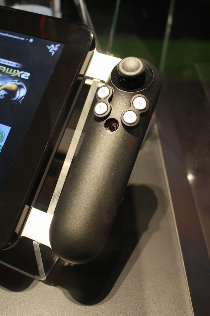 [16/01/2012] Razer Project Fiona: Gamer-Tablet mit Core i7 auf der CES 2012 (5)