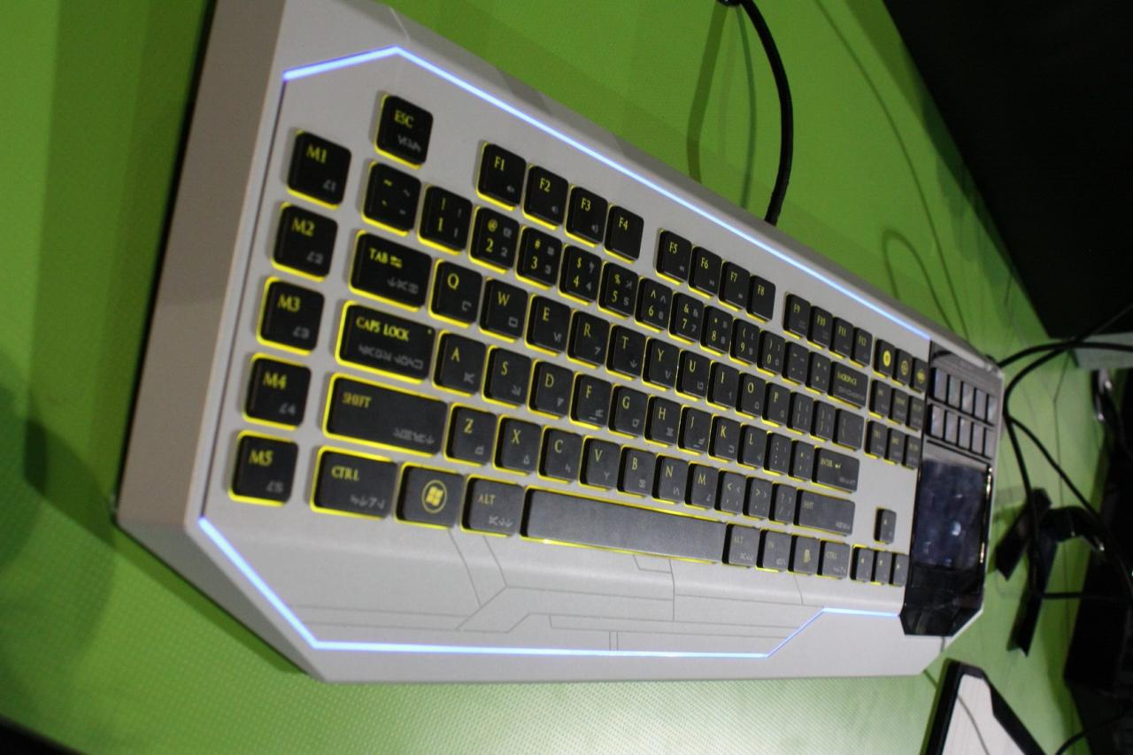 [16/01/2012] Razer auf der CES 2012: Hardware für Star-Wars-MMO-Fans (4)