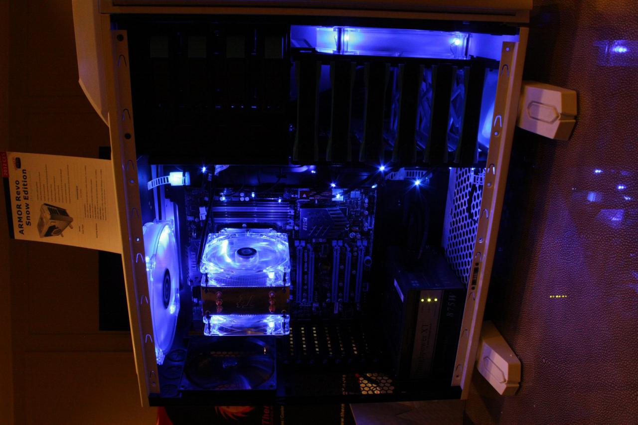 [11/01/2012] Thermaltake Armor Revo Snow Edition (2)