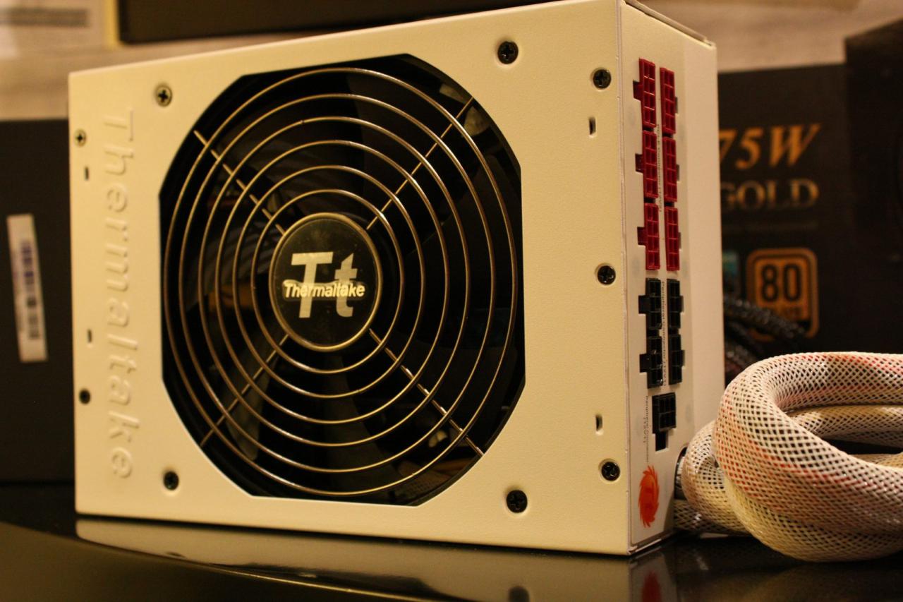 [11/01/2012] Thermaltake Netzteile auf der CES 2012 (2)