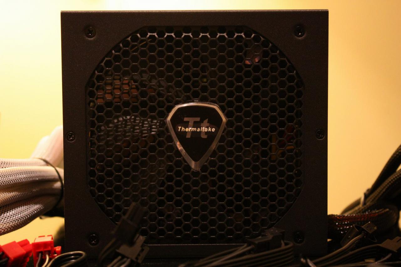 [11/01/2012] Thermaltake Netzteile auf der CES 2012 (7)