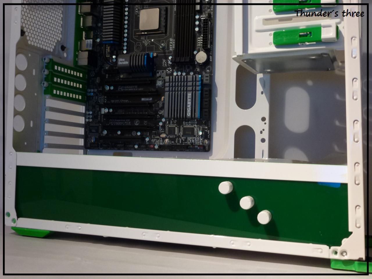 [30/01/2012] Update vom 30.1.2012: Wakü-PC in Weiß und Neongrün: Mit dem speziellen Farbmix zum Erfolg? (14)