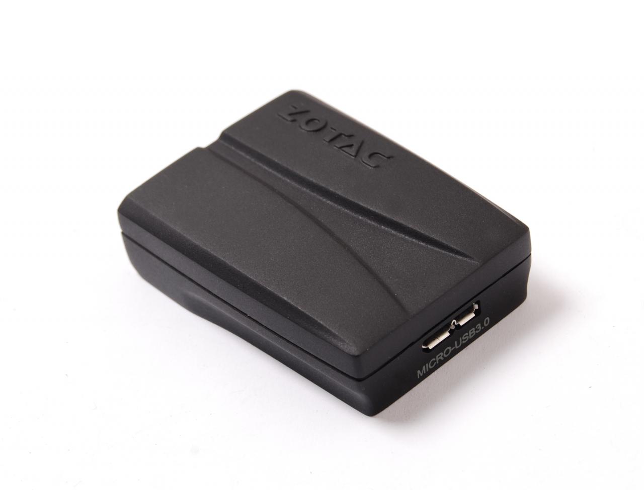 [14/01/2012] Der neue Adapter von Zotac für den USB-Anschluss erlaubt den Anschluss von zusätzlichen Displays über HDMI. (5)