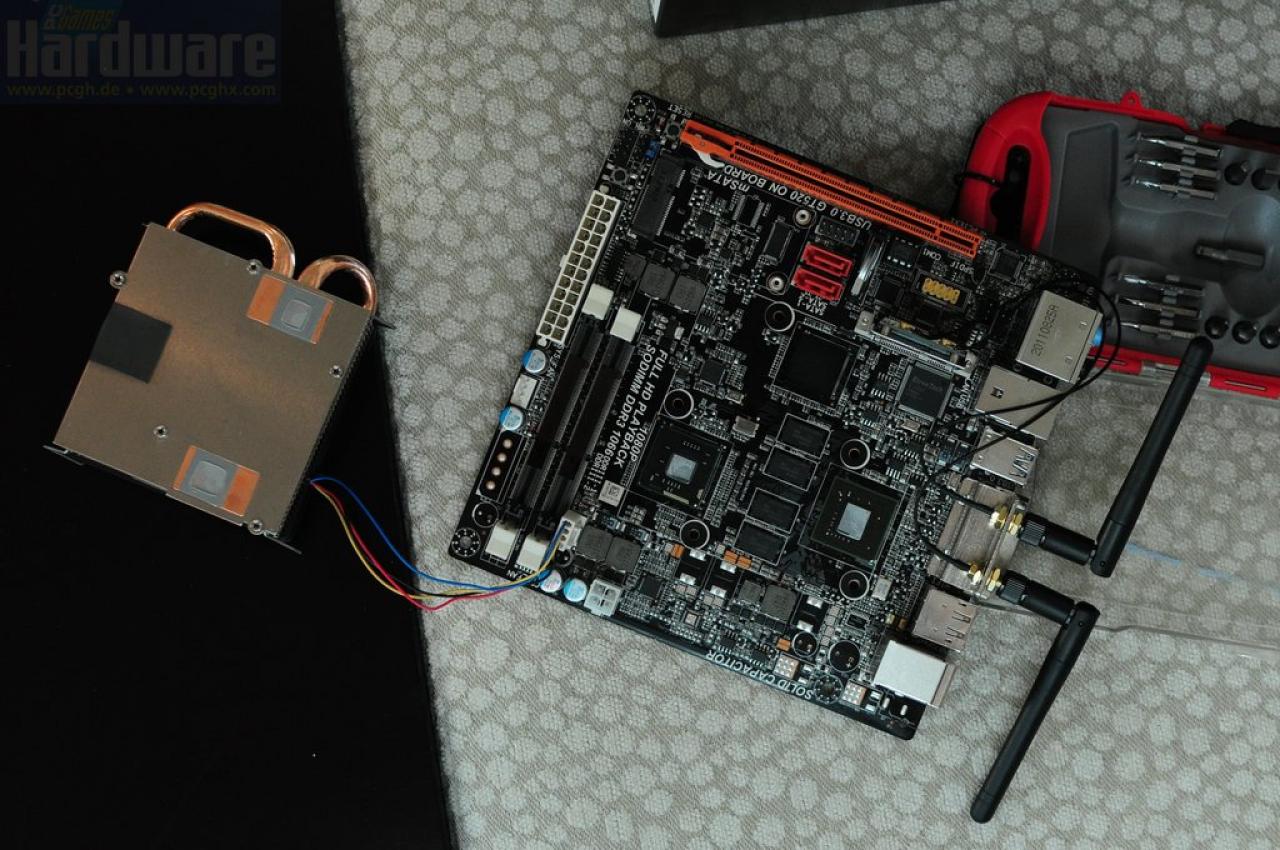 [11/01/2012] Zotac D2700 ITX WiFi Supreme 05
