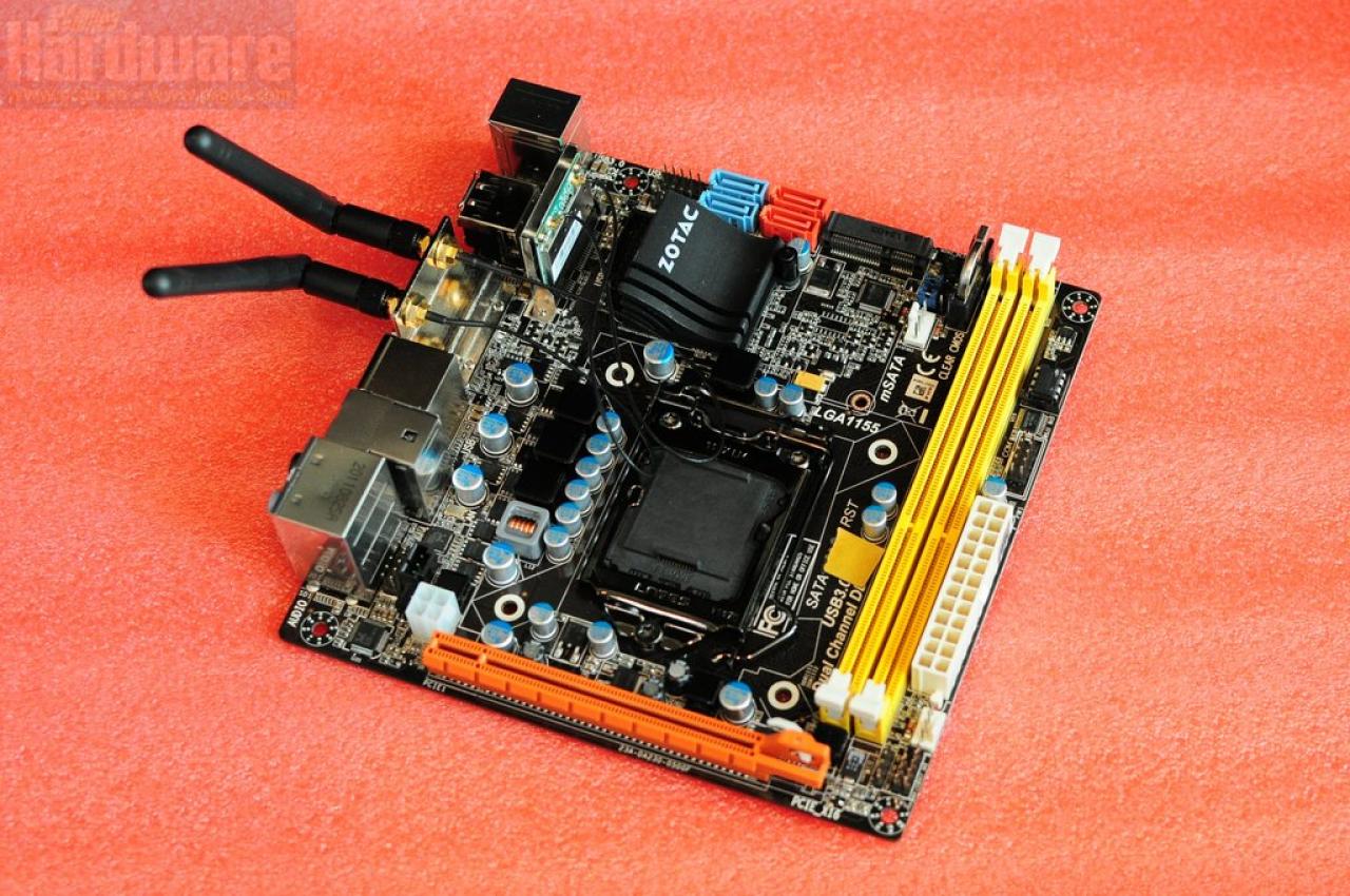 [11/01/2012] Zotac Mini ITX Board fuer Intel CPU - welcher Chipsatz könnte sich unter dem Aufkleber wohl verstecken?