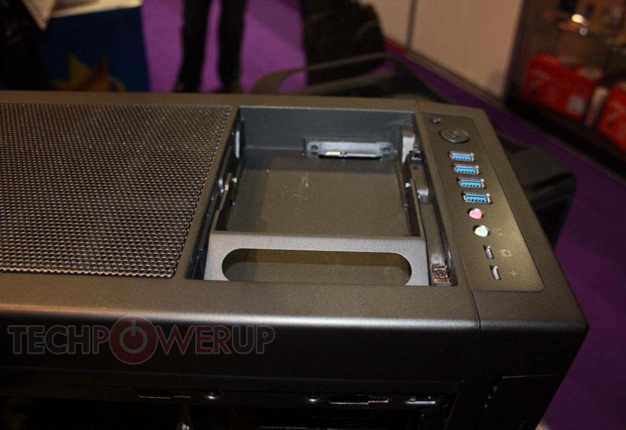 [31/01/2012] Bitfenix zeigt zwei neue Gehäuse. (1)
