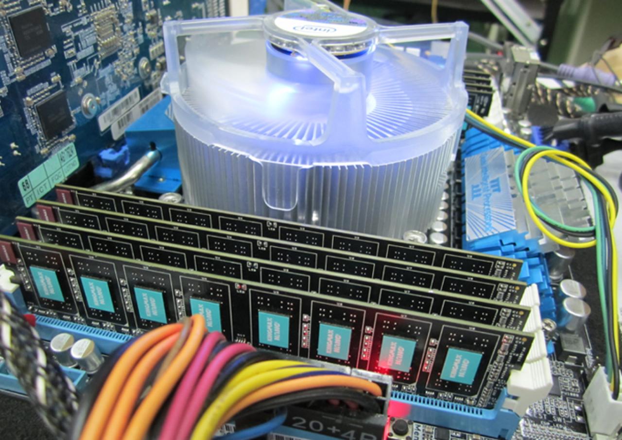 [23/01/2012] Kingmax präsentiert DDR3-2200-Quadchannel-Kit und Derivate für Übertakter. (1)