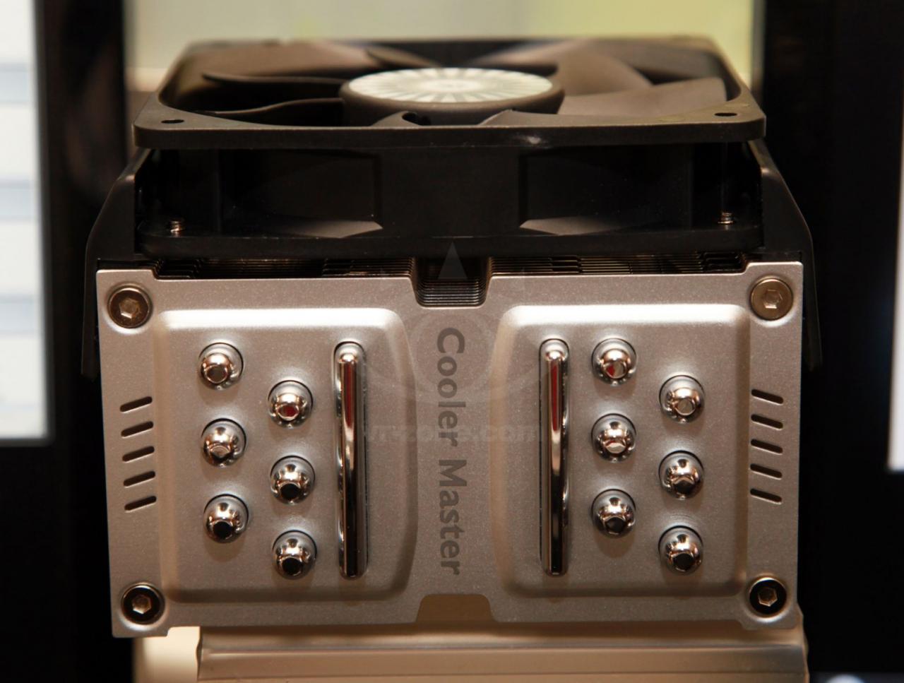 [14/01/2012] Coolermaster präsentiert CPU-Kühler mit horizontaler Vaper-Chamber (7)
