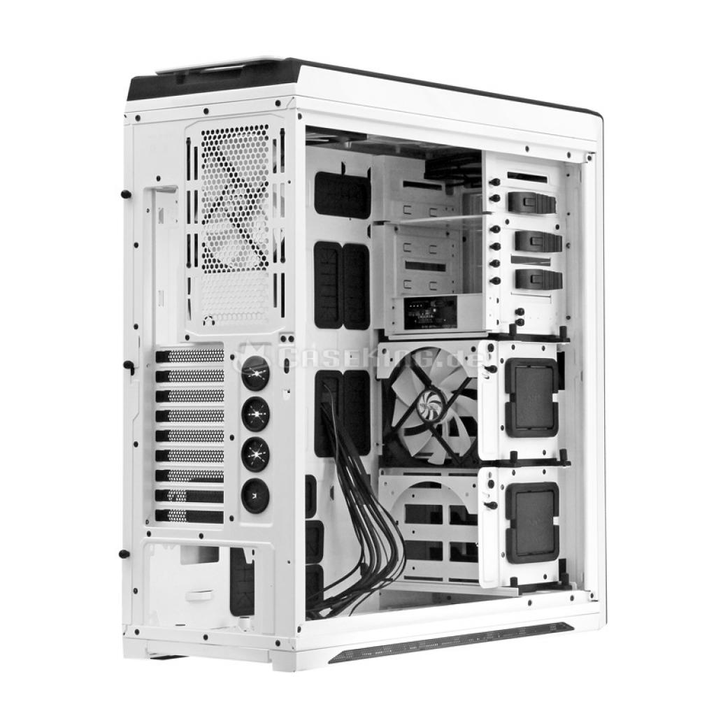 [13/01/2012] CES 2012: NZXT stellt Switch 810-Gehäuse vor (5)