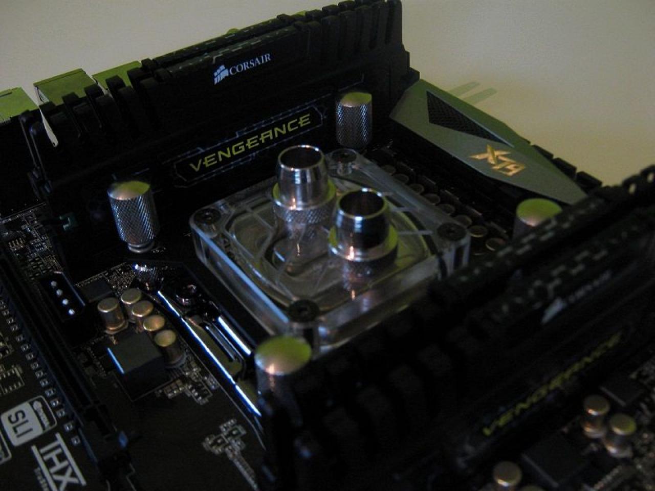 [18/01/2012] Update: CPU unter Wasser, Board im Backofen (8)