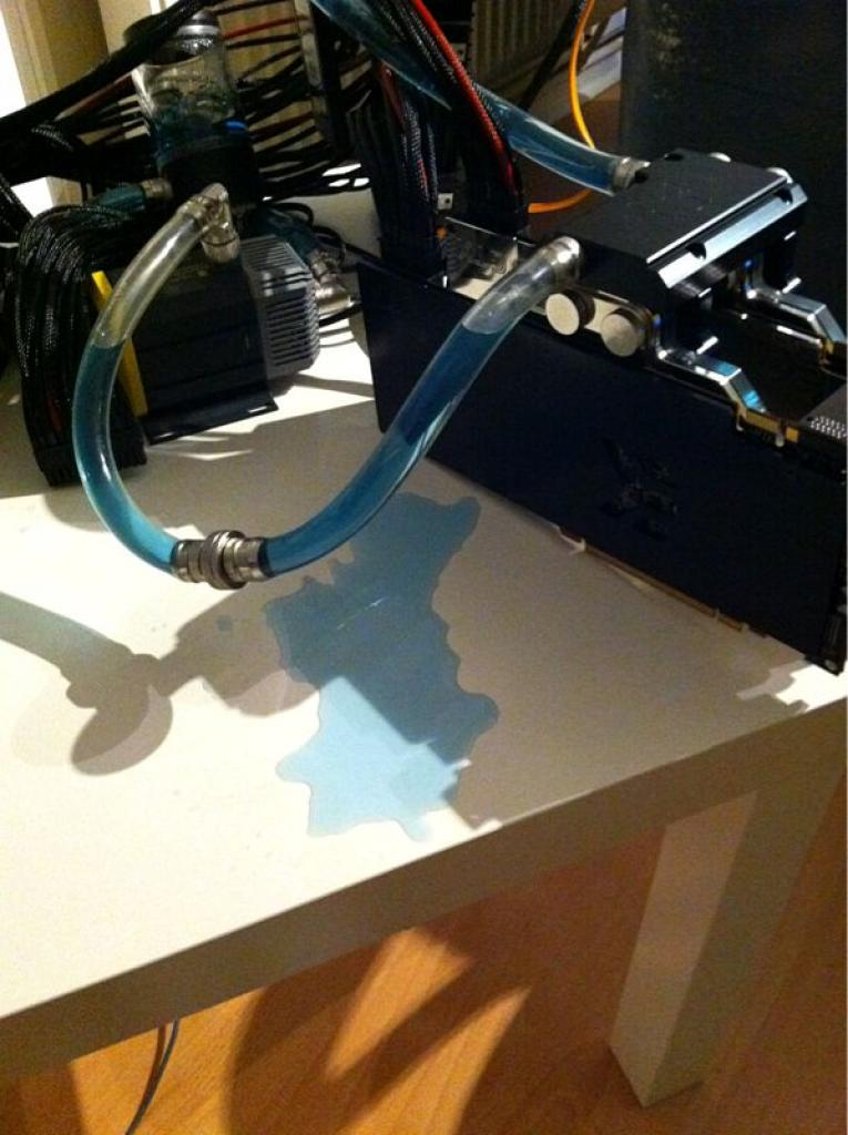 [18/01/2012] Update: CPU unter Wasser, Board im Backofen (18)