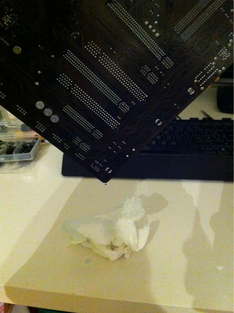 [18/01/2012] Update: CPU unter Wasser, Board im Backofen (20)