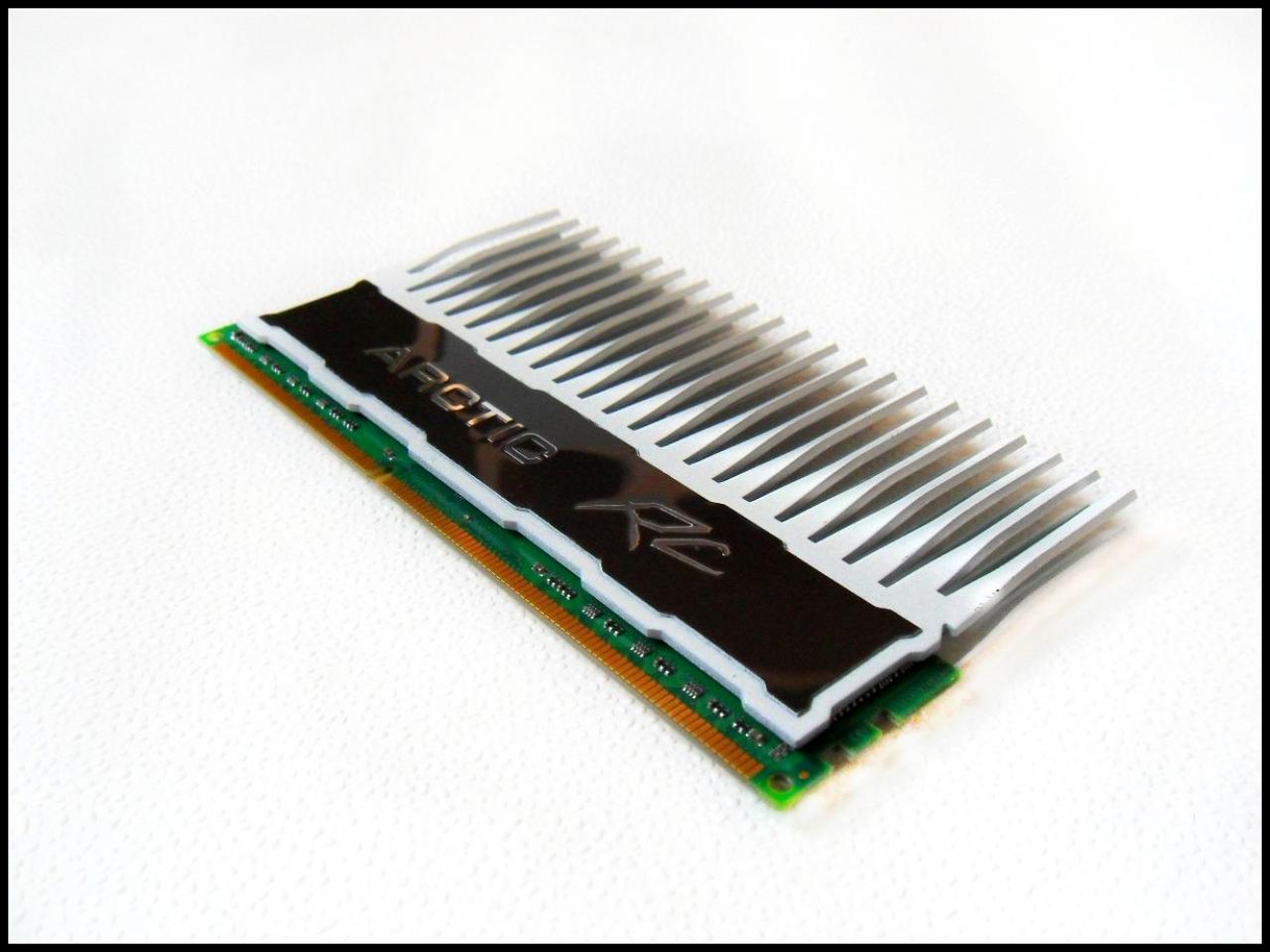 [04/01/2012] Schwarz-weiße Corsair-500R-Casemod: Mehr Kontrast geht nicht (58)